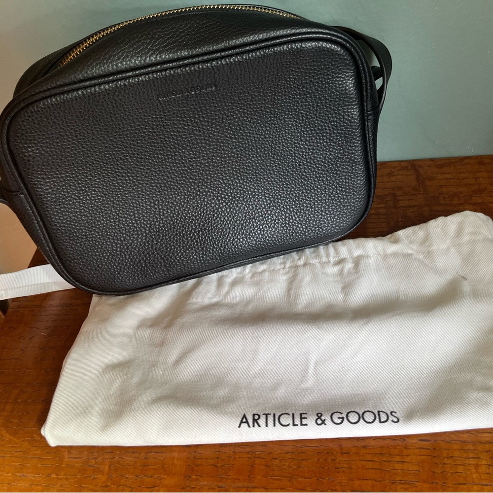Article & Goods Crossbody Camera Bag Black